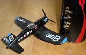 [WW#2] USA, F4U-4 CORSAIR FIGHTER PLANE, Die Cast Metal Toy, VINTAGE - Picture 1 of 10