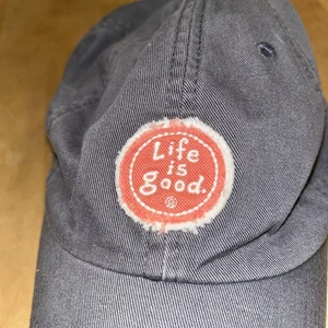 Gorra Life Is Good con correa trasera de algodón - Imagen 1 de 6