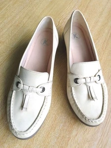 K SHOES SIZE 5E WIDE FIT CREAM LEATHER SLIP ON R2W050625B318 - Picture 1 of 11