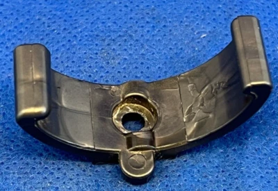 06-2611 3A Clips Clip Bride de serrage Plastique Aspirateur Traineau DYSON DC19 - Photo 1/4