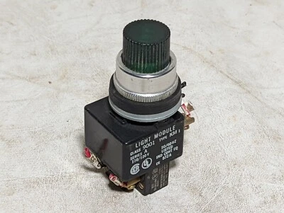 Square D 9001 KM1 light module with green indicator button, 9001 KA-2 contact  - Image 1 of 4