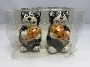 Salero y pimentero vintage de cerámica blanca y negra para gatos con pescados - Imagen 1 de 6