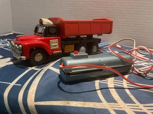 VTG JAPAN TIN TOY BATTERY OPERATED SKK SIDE DUMP TRUCK - BATTERY HOLDER "AS IS" - Photo 1 sur 15