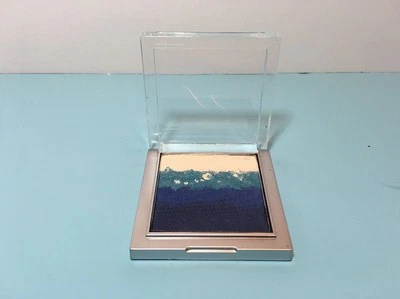 SUE DEVITT - MICROQUATIC - HYDRATING MARINE MINERALS EYE PALETTE - BLUE WATERS - Image 1 of 4