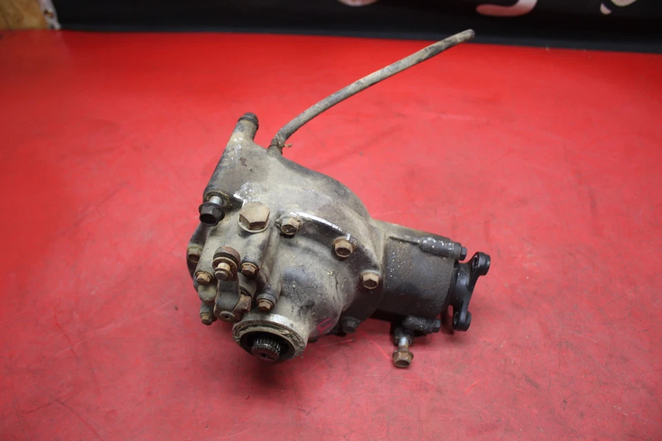 Suzuki Quadrunner 1988 4x4 diferencial delantero (caja rota) (piezas o reparación) Foto 1 de 4
