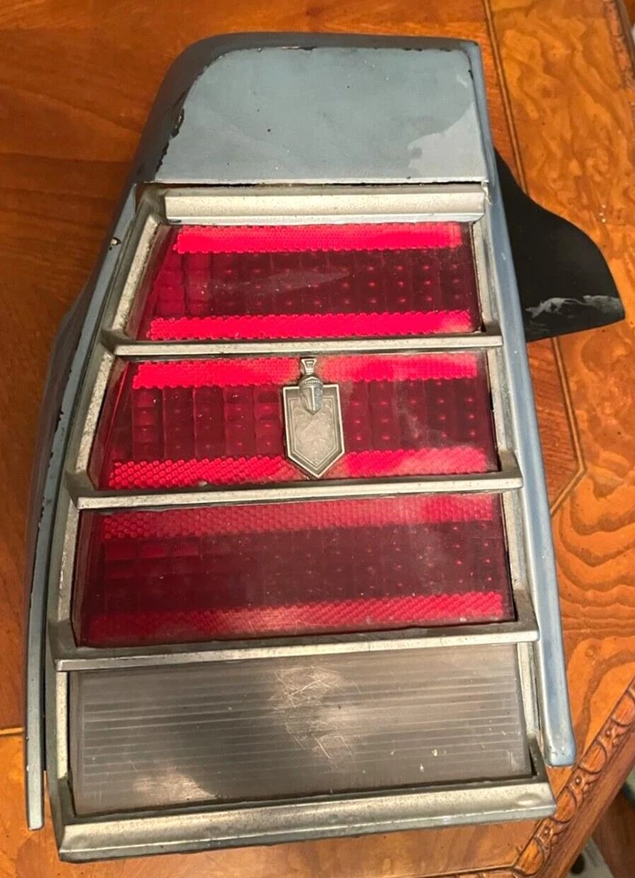 Chevrolet Monte Carlo 1977 luz de lámpara trasera izquierda con extensión OEM Foto 1 de 4