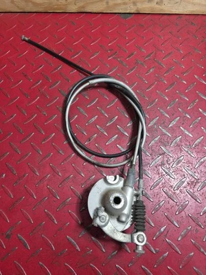 Conjunto de placa de cubo de freno delantero Suzuki FA50 1989 Foto 1 de 4