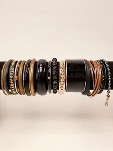 🍀Vintage/new Bulk Deceased Estate Jewellery Bangles Bracelets Black & Brass 2 - Picture 1 of 11