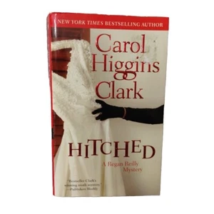 Hitched A Regan Reilly Mystery Series by Carol Higgins Paperback Mystery Mayhem - Picture 1 of 11