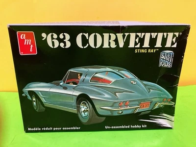 AMT Model Car Kit 1963 Chevrolet Split Window Corvette Sting Ray 1:25 Complete - Image 1 of 4