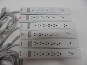 QTY 6 - APC Modello P6N Arresto da Sovratensioni 6 Uscite Protezione da Sovratensioni Cat 5 Ethernet 120V - Foto 1 di 8