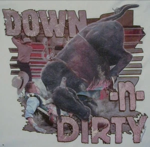 Vintage. DOWN & DIRTY BULL RODEO WESTERN WEISSES SHIRT GR. S-XL (FRONTPRINT) #1306 - Bild 1 von 3