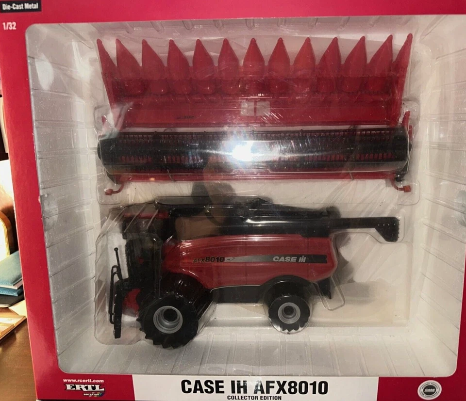 Ertl 1/32 Case IH AFX8010 Combine Corn, Grain Head Collectors Ed. #14291A #258 - Image 1 of 1