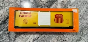 BRAND NEW VINTAGE Lionel Union Pacific HI-CUBE BOX CAR O-GAUGE #6-9627 Yellow - Picture 1 of 4