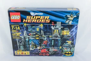 Lego Dc Superheroes Batman The Bat Cave 6860 689 Pcs - Picture 1 of 5