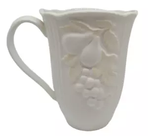 Lenox Butler's Pantry Fruitier Mug Earthenware Off White Embossed Fruit Leaves - Picture 1 of 6