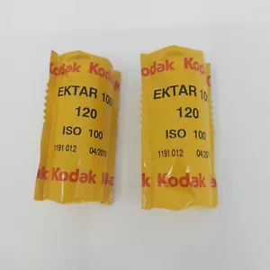 (2) Rotoli Kodak Ektar 100 - 120 Colori Pellicola - Scadenza 4/2015 - Foto 1 di 3