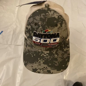 Cappello mimetico Daytona 500 60° annuale 2018 nuovo con etichette e inserto - Foto 1 di 6
