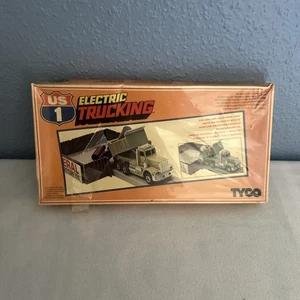 Tyco US1 Electric Pipe And Log Unloading Yard Set HO Slot Boxed Brand New Sealed - Picture 1 of 6