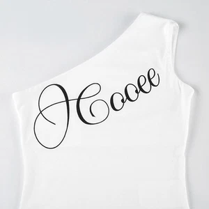 T-shirt donna casual retrò spalle scoperte con disegno lettera strada - Foto 1 di 10
