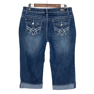 Earl Jean women embroidered flap pocket capri petite 12P stretch cuffed med wash - Image 1 of 4