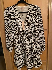 BCBGeneration Damen gesmockte Rüsche Minikleid Gr. S Zebradruck gefüttert NEU mit Etikett - Bild 1 von 4