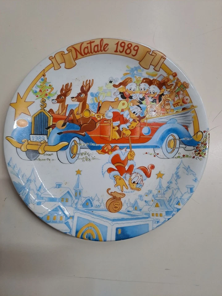 PIATTO NATALE DISNEY  1989 IN OTTIME CONDIZIONI,DIPINTO DA GUIDO SCALA - Immagine 1 di 1