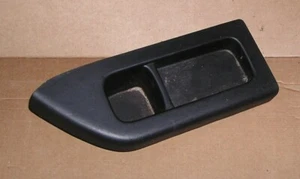 PANEL REPOSABRAZOS TRASERO LADO DERECHO SUZUKI GRAND VITARA 3 PUERTAS (05-08)O/S - 76212-64J0 - Imagen 1 de 4
