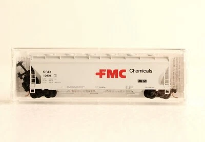 N Scale Micro Trains 93080 FMC CHEMICALS 3-Bay Hopper w/Round Operating Hatches - Image 1 of 4