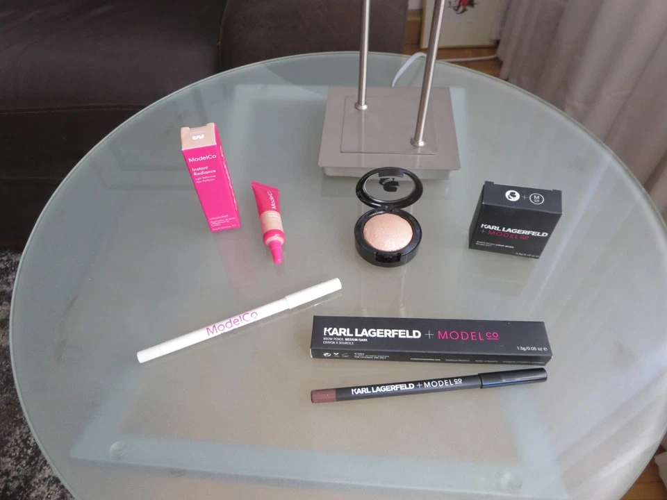 ModelCo Karl Lagerfeld- Instant Radiance, Gel-Eyeliner, Blush + Luxie Pinsel - Bild 1 von 4
