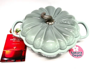 Le Creuset Sea Salt Halloween Signature Buffet Casserole Pumpkin 28cm Japan New - Picture 1 of 15