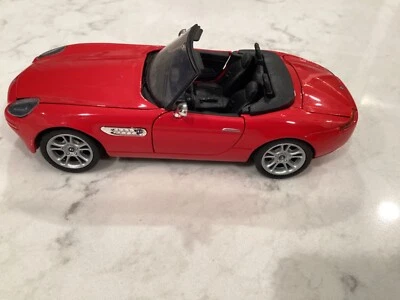 Motormax 1:24 BMW Z8 Convertible - #73257 - Image 1 of 4