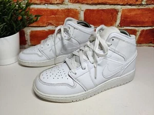 ZAPATILLAS DEPORTIVAS NIKE JORDAN 1 MID TRIPLE BLANCAS UK 5 EU 38 DE CUERO CON CORDONES PARA NIÑOS - Imagen 1 de 6