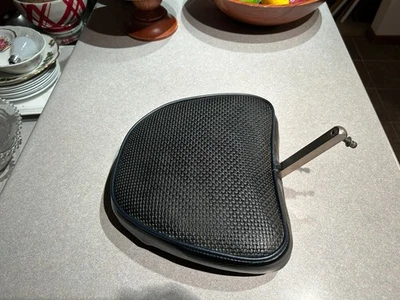 Respaldo grande Corbin, ribete de automovilismo, patrón de gofres, bolsillo trasero, estaba en K75 Foto 1 de 4