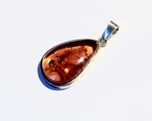 Sterling Silver Amber Pendant with Inclusions - Gift Packaged - Picture 1 of 1
