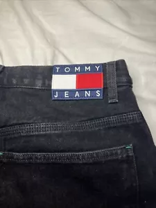 Pantaloncini jeans vintage Tommy Hilfiger neri denim taglio taglia 31 - Foto 1 di 7