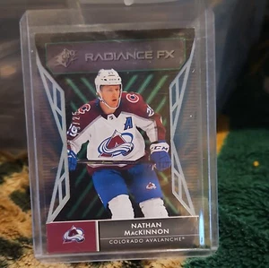 19/25!. NATHAN MACKINNON. RADIANCE FX (green) 2021-22 SPX. #RFX-3 - Picture 1 of 3