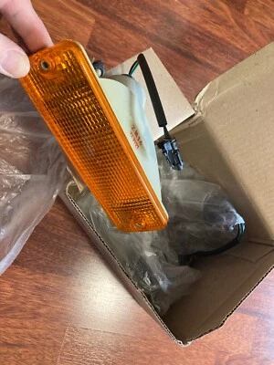 new Original Ssangyong Musso Blinker R vorne rechts - Bild 1 von 4