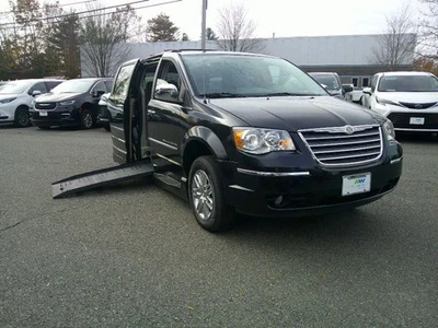 Chrysler Town & Country Limited 2010 - Imagem 1 de 4