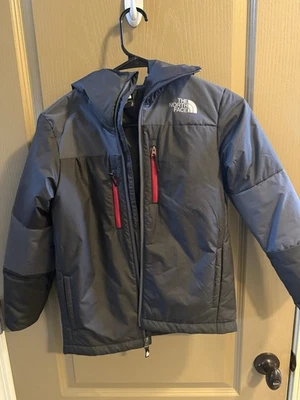 Chaqueta con capucha North Face grande 12 para niños Foto 1 de 2