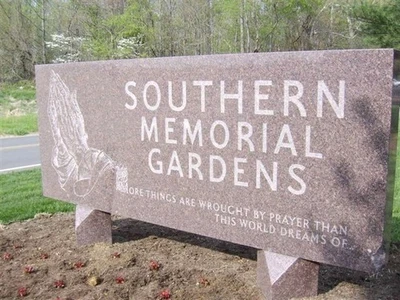 2 parcelas de cementerio, 2 bóvedas, 1 ataúd.  Southern Memorial Gardens, MD. Foto 1 de 4