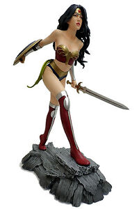 Exclusive Fantasy Figure Gallery Wonder Woman Variant Resin Statue by Luis Royo