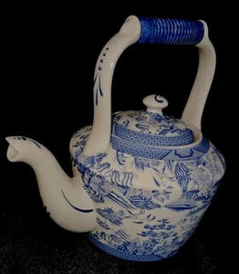 Vintage SOMERTON GREEN PORCELAIN TEA POT WILLOW PATTERN MINT CONDITION - Picture 1 of 7