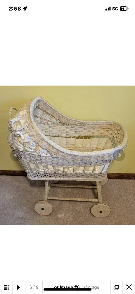 Cuna bebé vintage de mimbre blanca excelente estado Foto 1 de 2
