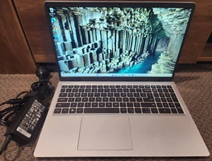 Dell Inspiron 3520 Laptop, 120hz 15.6" FHD, i5 11th gen, 16GB RAM, 256GB SSD - Picture 1 of 22
