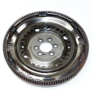 Volant D'Inertie Moteur Automatique Skoda Rapide Nh Fabia 5J Nj DSG 03F105266C - Picture 1 of 3