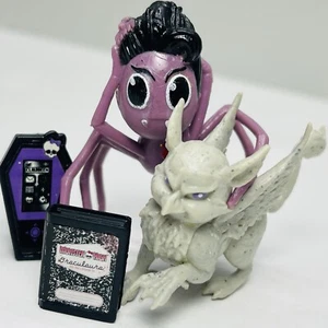 LOTE de accesorios Monster High MASCO Roux Gárgola Grifo Opereta Araña Garra - Imagen 1 de 17