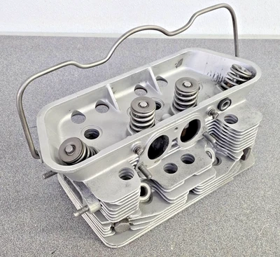 VERY NICE USED ORIGINAL GENUINE PORSCHE 912 COMPLETE CYLINDER HEAD 1968-69 — 第 1/4 张图片