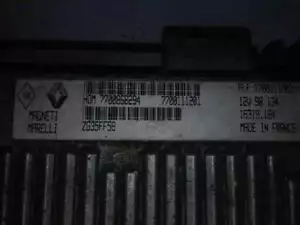 7700868294 centralina motore per RENAULT CLIO II 1.2 2003 774373 - Foto 1 di 7