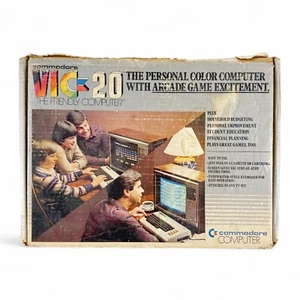 Vintage Commodore VIC-20 Personal Computer Video Game System & Programming Books - Afbeelding 1 van 12